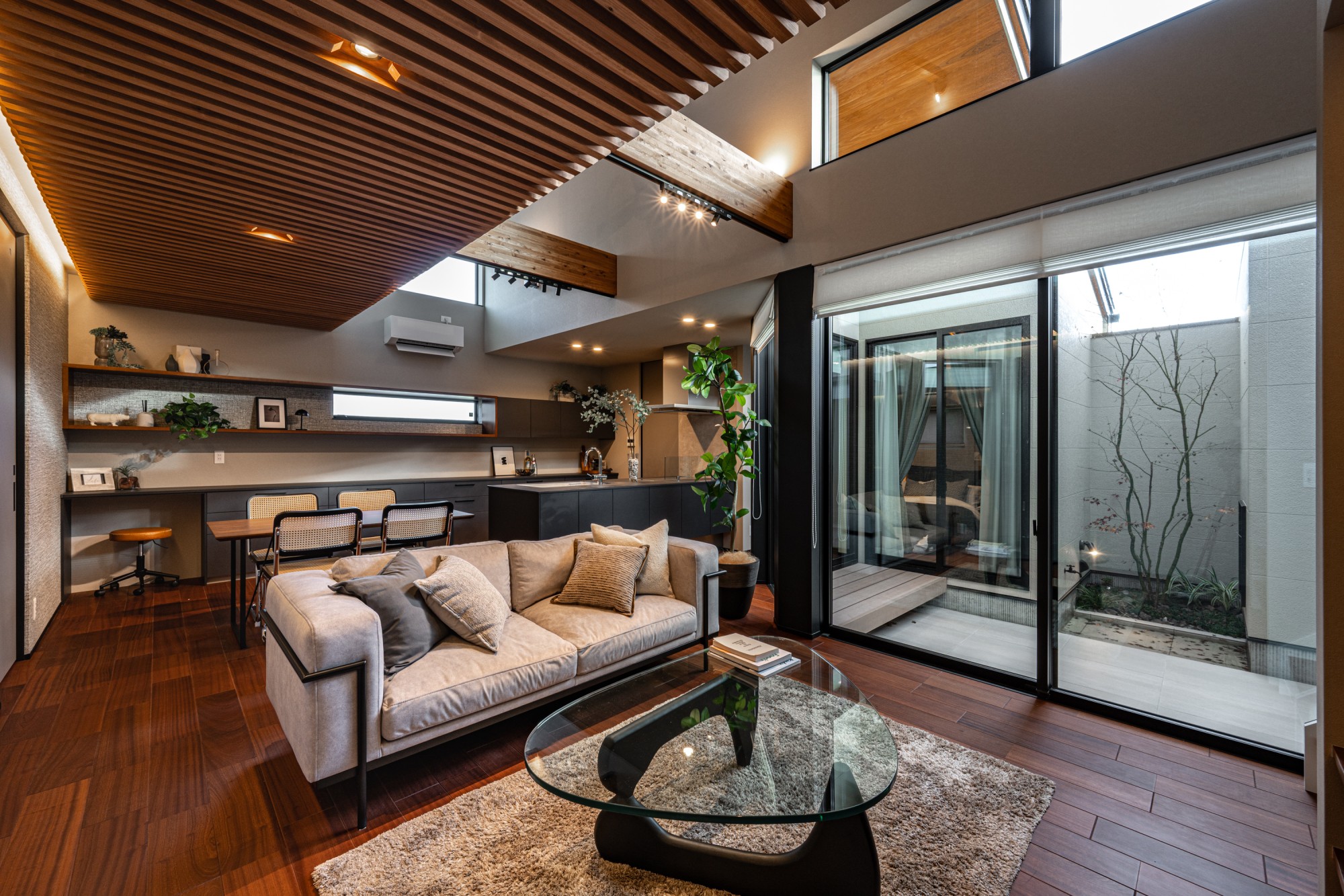 木の温もりと開放感溢れるLDK