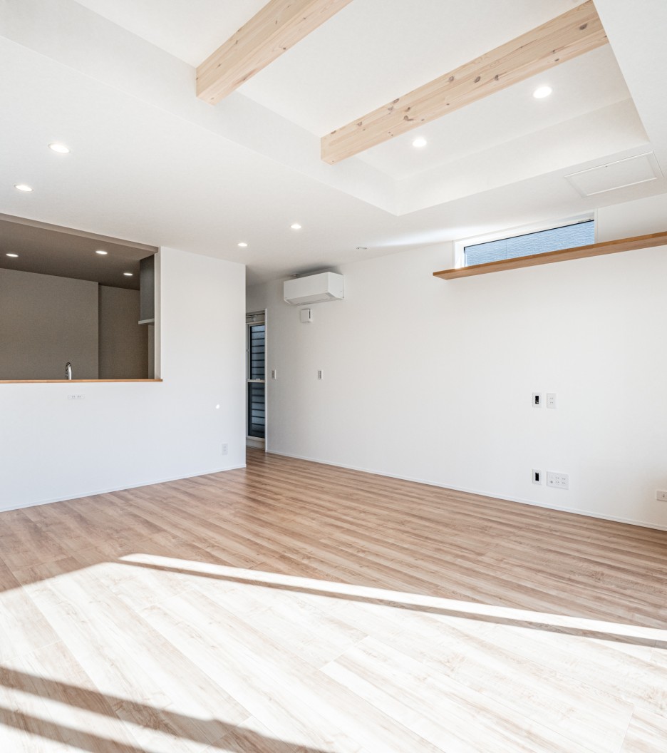 「猫も、家族も。のびのび暮らす、やさしさ設計の住まい」